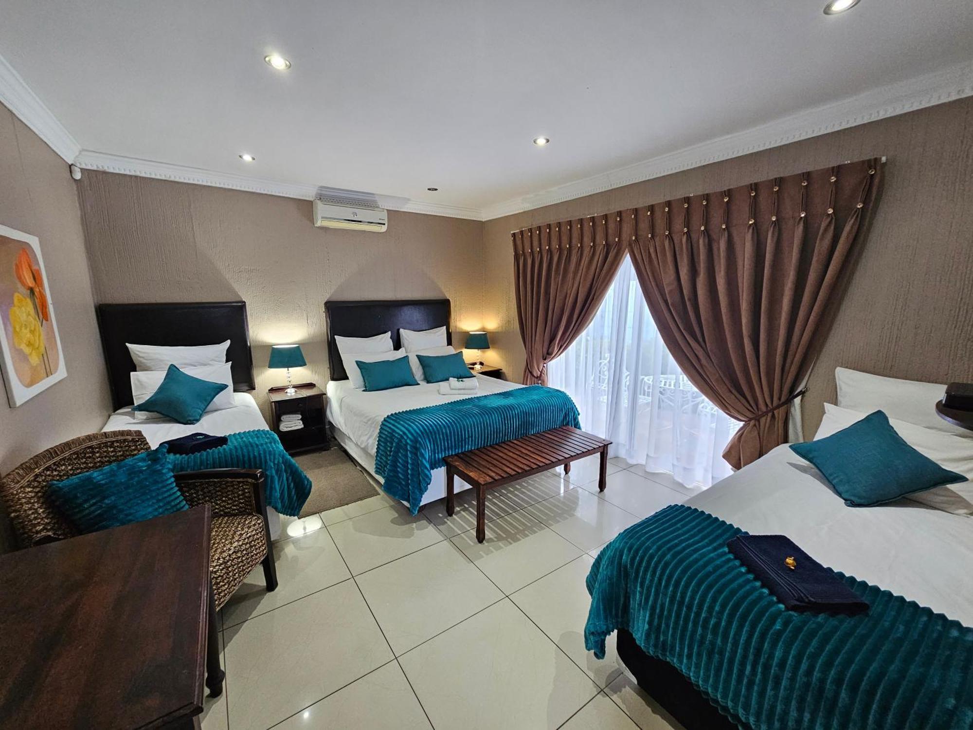 Bettie'S Luxury Lodge Kroonstad Esterno foto