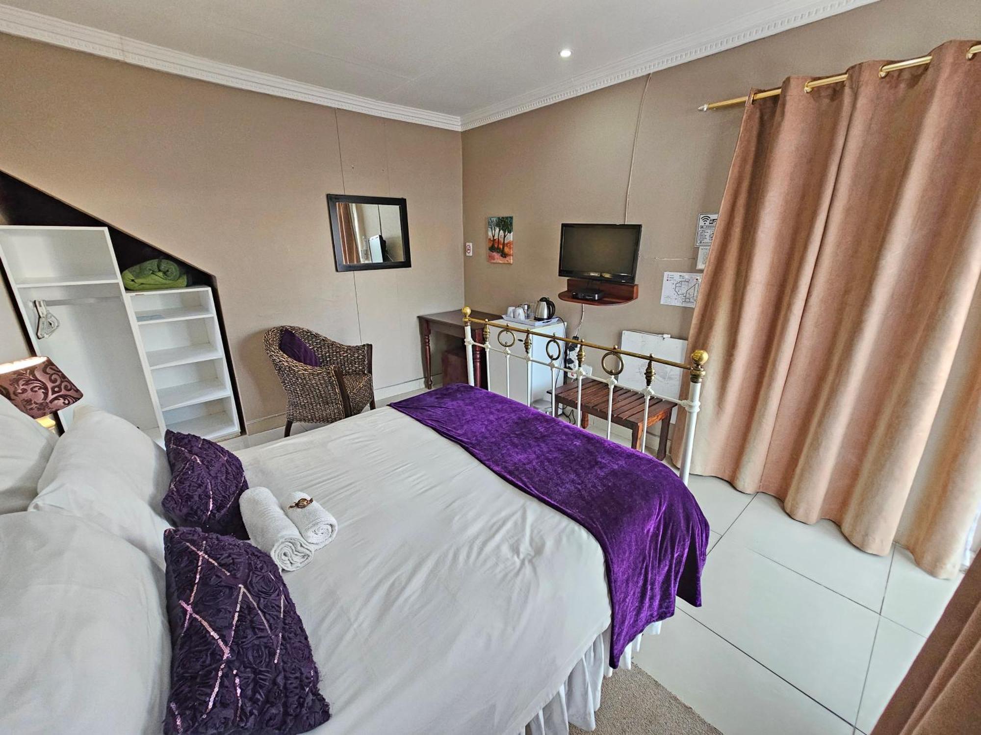 Bettie'S Luxury Lodge Kroonstad Esterno foto