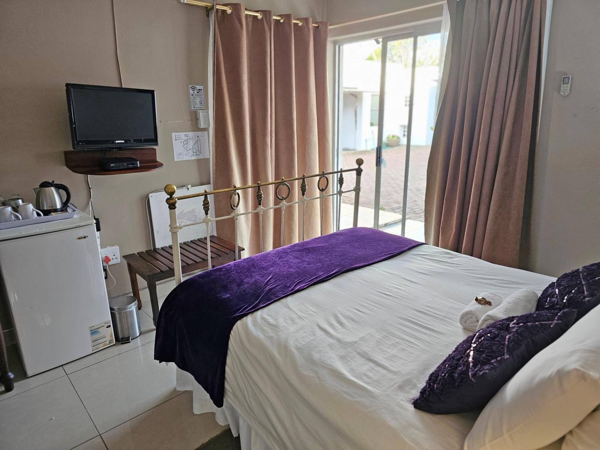 Bettie'S Luxury Lodge Kroonstad Esterno foto