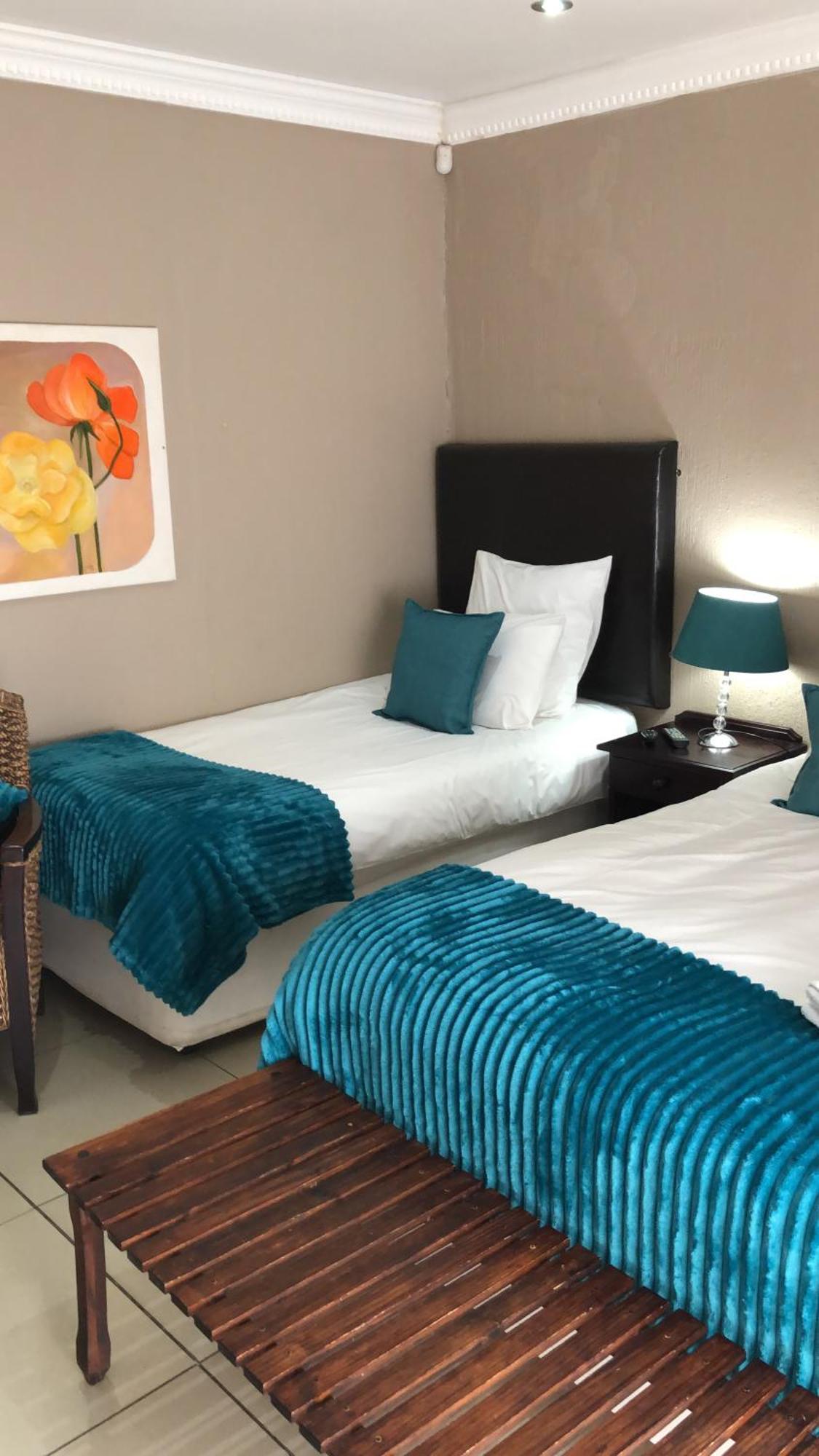 Bettie'S Luxury Lodge Kroonstad Esterno foto