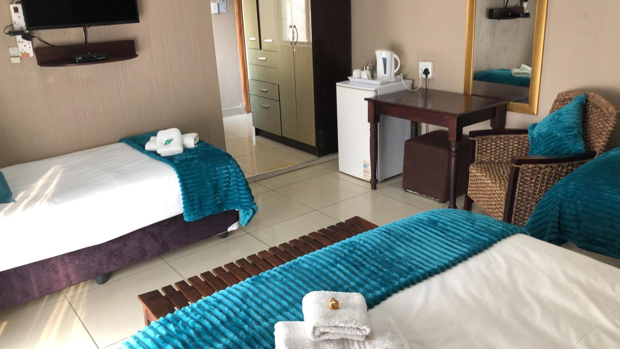 Bettie'S Luxury Lodge Kroonstad Esterno foto