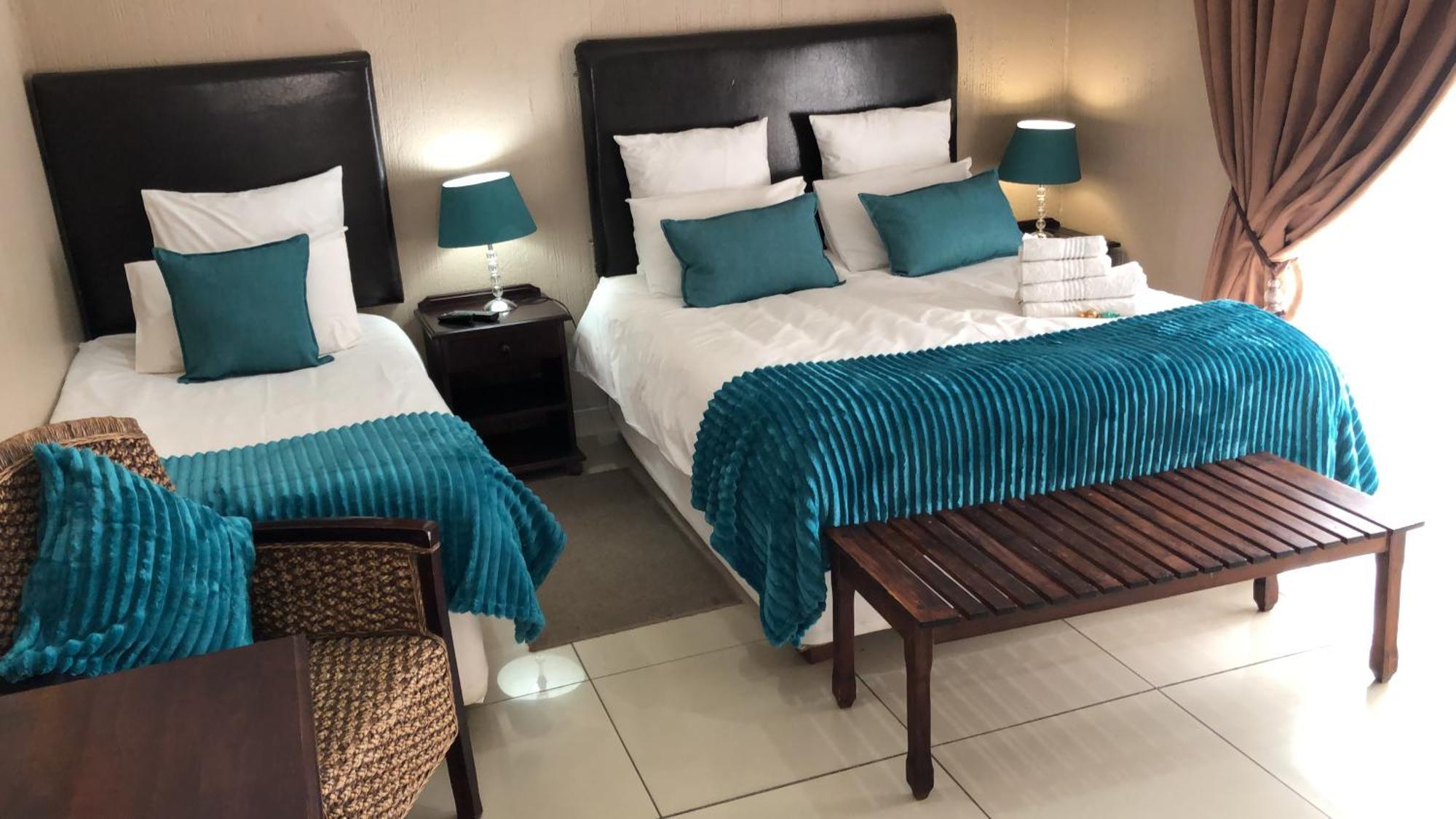 Bettie'S Luxury Lodge Kroonstad Esterno foto