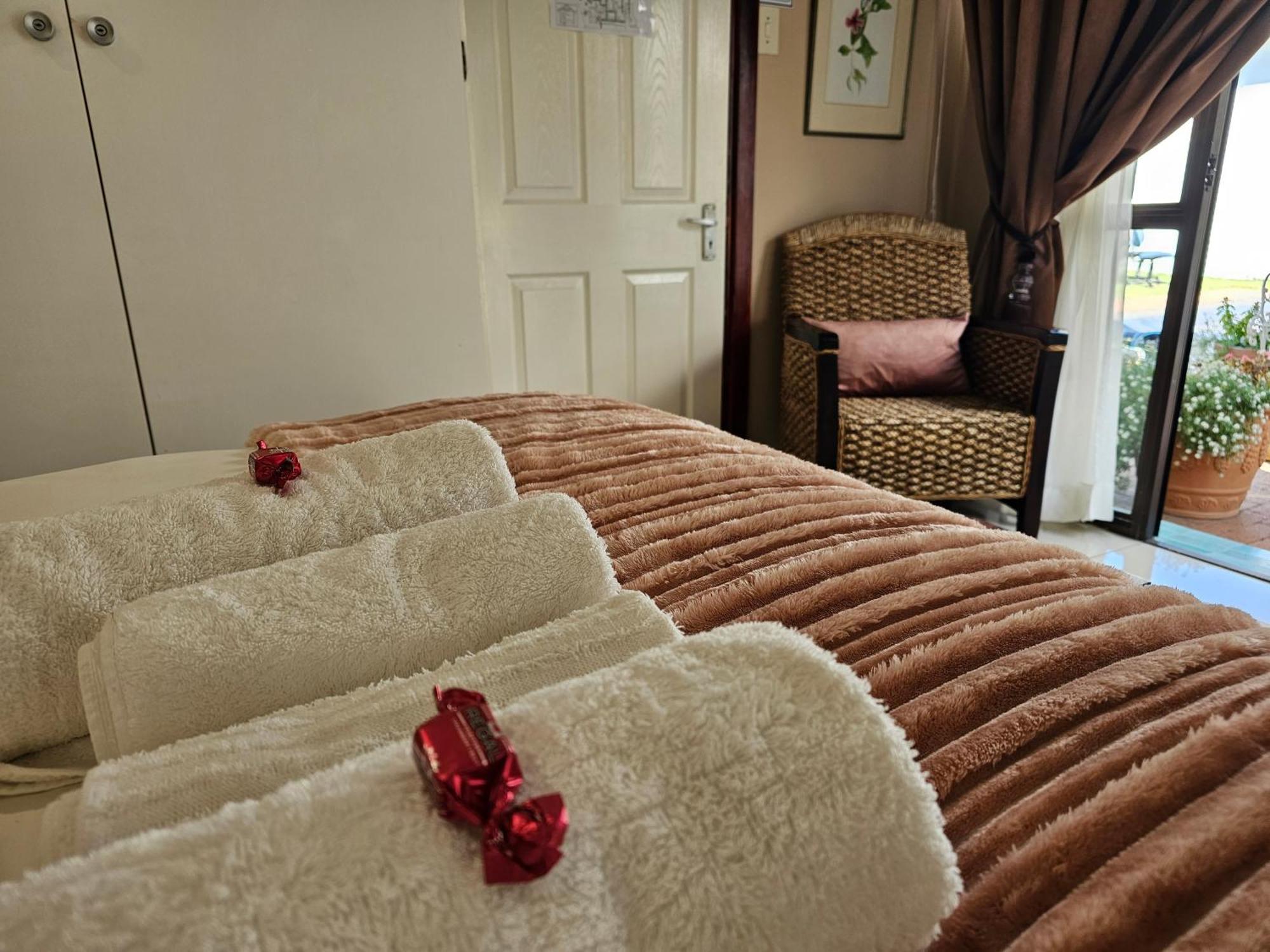 Bettie'S Luxury Lodge Kroonstad Esterno foto