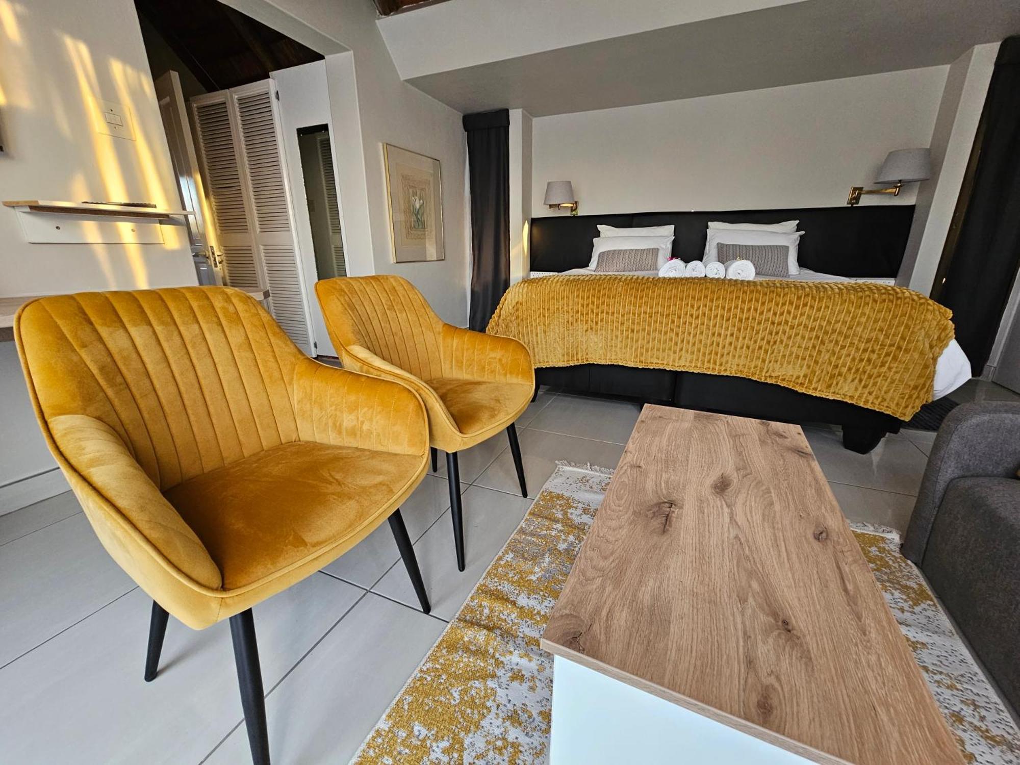 Bettie'S Luxury Lodge Kroonstad Esterno foto