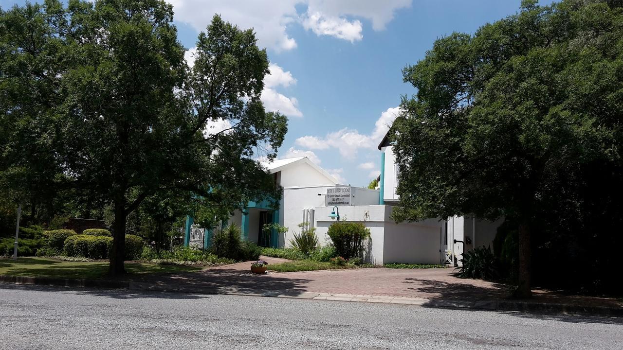 Bettie'S Luxury Lodge Kroonstad Esterno foto