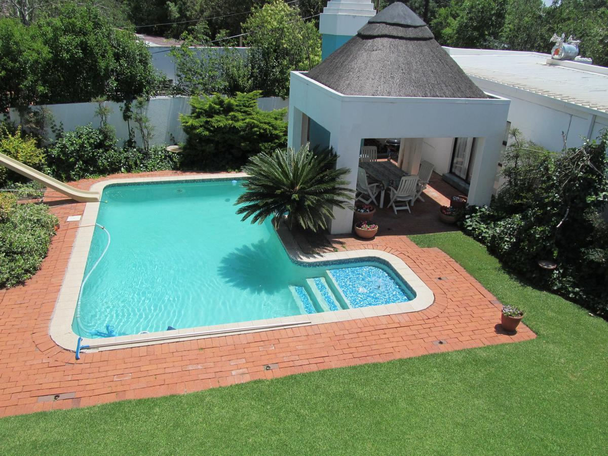 Bettie'S Luxury Lodge Kroonstad Esterno foto